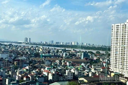 Sửa quy định về ghi nợ tiền sử dụng đất khi cấp Giấy chứng nhận quyền sử dụng đất, quyền sở hữu tài sản gắn liền với đất. (Ảnh: HNV)