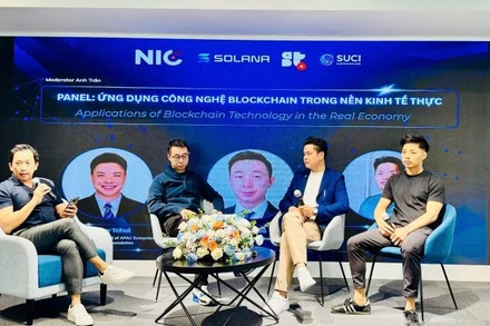 Các diễn giả trao đổi, thảo luận tại hội thảo. (Ảnh: HNV)