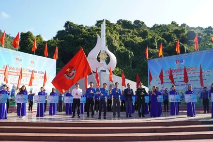 Nghi thức phất cờ ra quân "Tháng Thanh niên" năm 2026.