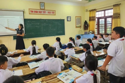 Giờ học của học sinh Trường trung học cơ sở Phương Nam (tỉnh Quảng Ninh).