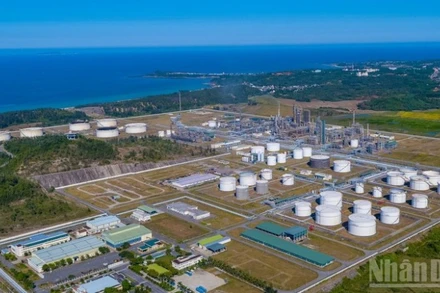 Phần lớn sản phẩm công nghiệp chủ lực đạt mức tăng trưởng khá so với cùng kỳ năm trước đã thúc đẩy tăng trưởng kinh tế tỉnh Quảng Ngãi 9 tháng năm 2025 đạt 10,15%, dẫn đầu 6 tỉnh, thành phố vùng Nam Trung Bộ và Tây Nguyên. 