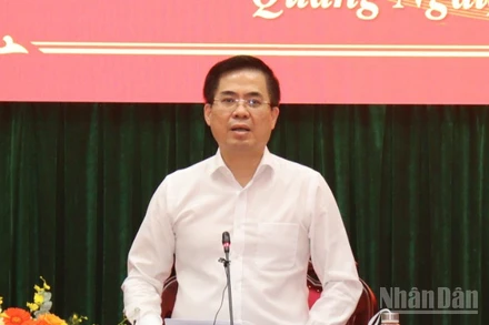 Chủ tịch Ủy ban nhân dân tỉnh Quảng Ngãi Nguyễn Hoàng Giang phát biểu kết luận phiên họp.