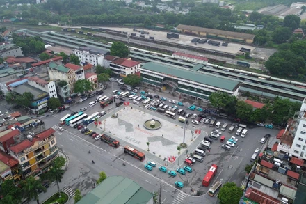 Toàn cảnh Quảng trường ga Lào Cai.