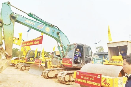 Động thổ xây dựng hạ tầng Khu Đại học Nam Cao, phường Hà Nam, tỉnh Ninh Bình.