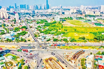 Dự án nút giao thông An Phú đang được thành phố chỉ đạo rà soát, khắc phục khó khăn, đẩy nhanh tiến độ để hoàn thành đúng kế hoạch vào cuối năm nay. 