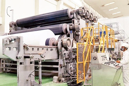 Dây chuyền sản xuất giấy xuất khẩu tại Công ty cổ phần giấy An Hòa.