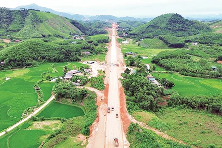 Tuyến đường bộ cao tốc Tuyên Quang-Hà Giang đã được hình thành.