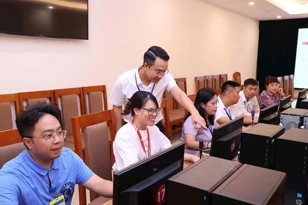 Vận hành thử nghiệm chính quyền địa phương 2 cấp tại phường Hoàn Kiếm. (Ảnh: QUANG THÁI)