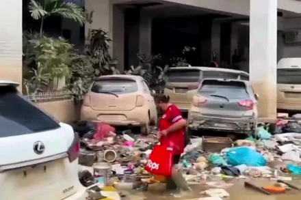 Khung cảnh tiêu điều tại Songkhla (Thái Lan) sau khi lũ rút