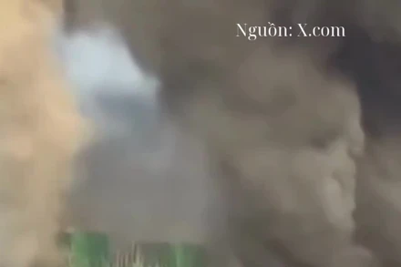 Cảnh tượng kinh hoàng trong vụ cháy chung cư tại Hồng Kông (Trung Quốc)