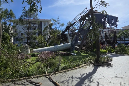 Khu dân cư ở phường ven biển Đắk Lắk tan hoang sau bão số 13