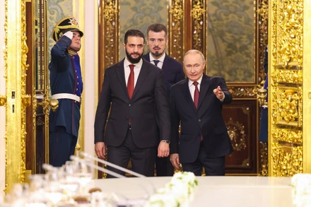 Tổng thống Nga Vladimir Putin tiếp Tổng thống lâm thời Syria Ahmed al-Sharaa. Ảnh: Kremlin
