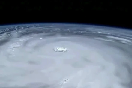 Siêu bão Ragasa nhìn từ Trạm vũ trụ quốc tế ISS