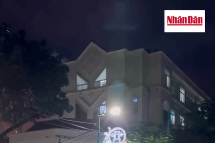 Khối quân đội Lào và Campuchia diễu binh trên đường phố Hà Nội