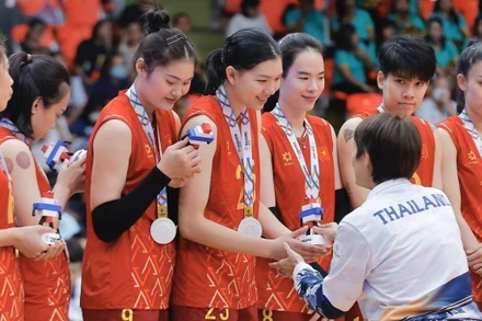 Đội tuyển bóng chuyền nữ Việt Nam giành huy chương bạc tại SEA Games 33. Ảnh: TTXVN 