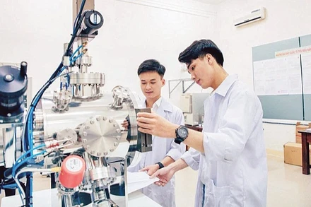 Luật Giáo dục đại học 2025 quy định rõ Nhà nước bảo đảm quyền tự chủ đầy đủ, toàn diện cho cơ sở giáo dục đại học không phụ thuộc vào mức độ tự chủ tài chính. (Ảnh minh họa)