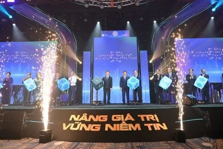 Nhìn lại hành trình 25 năm tổ chức hoạt động giao dịch, HOSE đã đi một chặng đường dài đầy thử thách nhưng cũng rất đáng tự hào.