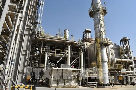 Một nhà máy lọc dầu tại Dammam, Saudi Arabia (Ả rập Xê út). (Ảnh: THX/TTXVN)