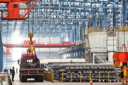 Một nhà máy sản xuất thép tại tỉnh Hà Bắc, Trung Quốc. (Ảnh: THX/TTXVN)