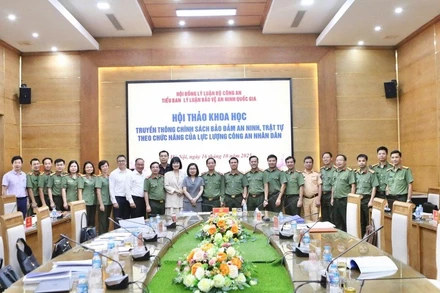 Các đại biểu tham dự Hội thảo.