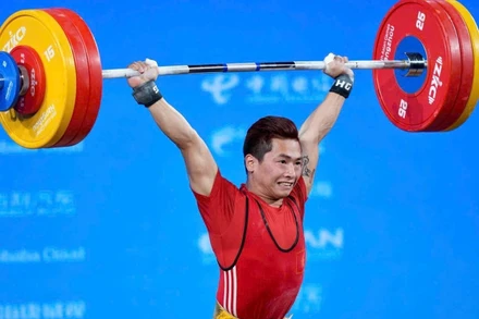 Trịnh Văn Vinh dần lấy lại phong độ ở hạng cân mới.