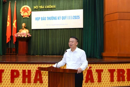 Thứ trưởng Tài chính Nguyễn Đức Chi chủ trì buổi họp báo thường kỳ tháng 10 của Bộ Tài chính.