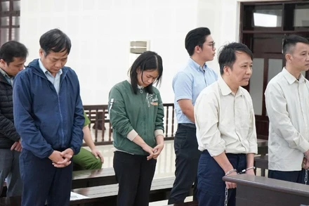 Các bị cáo tại phiên tòa.