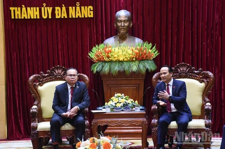 Quang cảnh buổi làm việc. (Ảnh: ANH ĐÀO)