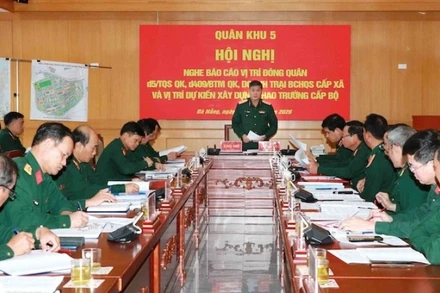 Trung tướng Lê Ngọc Hải, Tư lệnh Quân khu, chủ trì hội nghị.