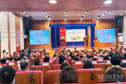 Buổi mít-tinh tại điểm cầu chính ở Hà Nội. (Ảnh: HNV)