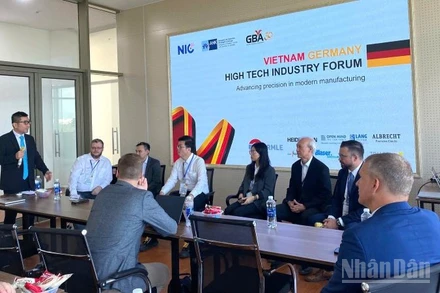 Một trong nhiều phiên thảo luận trong khuôn khổ diễn đàn. (Ảnh: HNV)