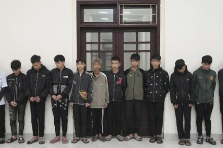 Công an tỉnh Quảng Trị triệu tập 12 đối tượng liên quan đến vụ tai nạn đặc biệt nghiêm trọng làm 5 người thương trong đêm 25/1 (Ảnh: QUANG VĂN)