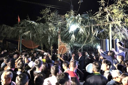 Tưng bừng lễ hội đập trống của người Ma Coong, xã Thượng Trạch, tỉnh Quảng Trị. 