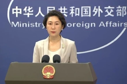 Người phát ngôn Bộ Ngoại giao Trung Quốc Mao Ninh tại cuộc họp báo. (Ảnh: CCTV)