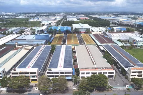 Nhiều doanh nghiệp tại Khu công nghiệp Tân Tạo, Thành phố Hồ Chí Minh sử dụng điện mặt trời áp mái. (Ảnh: CTV)
