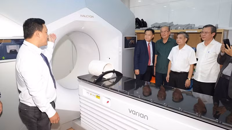 Hệ thống máy xạ trị gia tốc của Bệnh viện Ung bướu Cần Thơ.