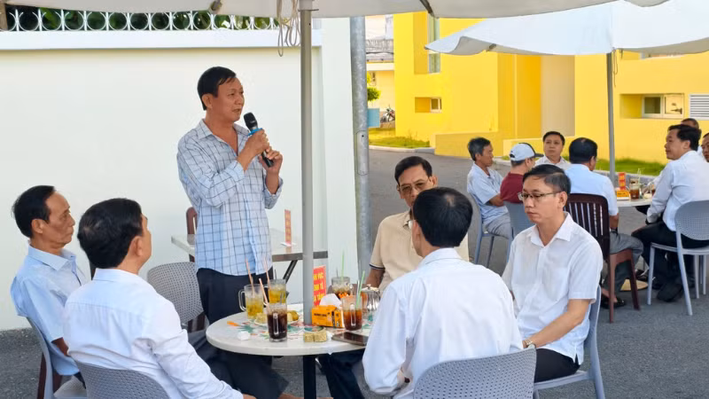 Mô hình cà-phê doanh nhân nơi gặp gỡ, đối thoại giữa chính quyền và doanh nghiệp ở phường Phú Lợi.