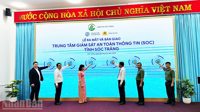 Nghi thức khởi động Trung tâm giám sát an toàn thông tin. ndo_bl_a-1-4910.jpg