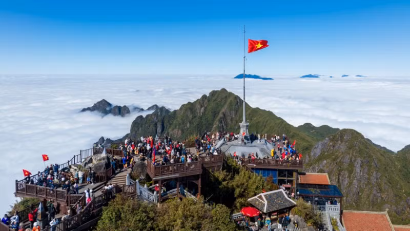 Đỉnh Fanxipang là điểm nhấn của du lịch Lào Cai luôn thu hút đông đảo du khách.