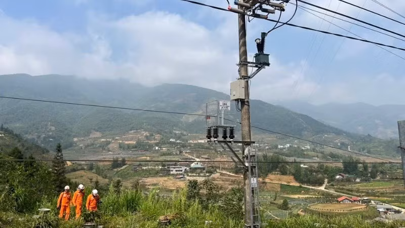 Điện lực Lào Cai đã hoàn thành 30/81 dự án đầu tư, cải tạo, nâng cấp lưới điện.