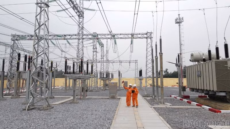 Điện lực Lào Cai nỗ lực giữ dòng điện ổn định, liên tục.