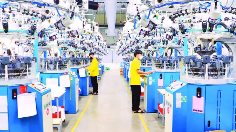 Hoạt động sản xuất tại Công ty TNHH Dệt kim Bangjie Việt Nam, Khu công nghiệp Dệt may Phố Nối, tỉnh Hưng Yên.