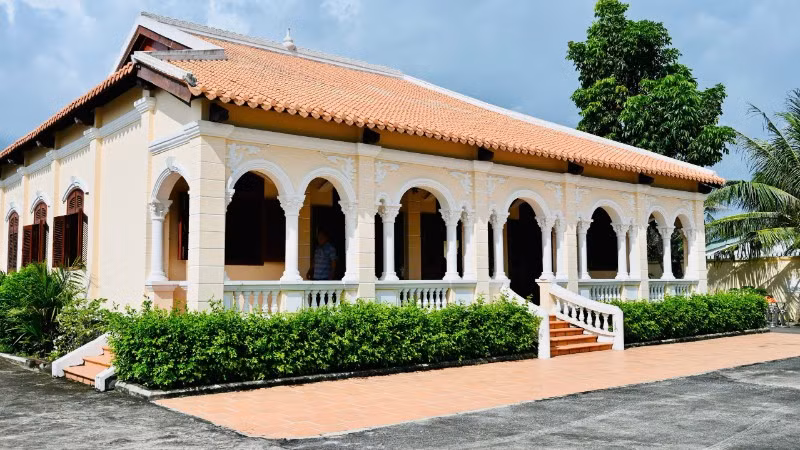 Di tích quốc gia Nhà Long Hiệp.