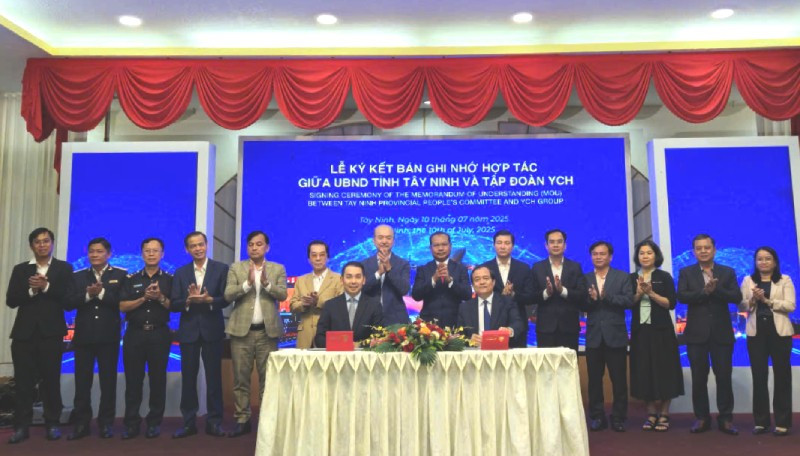 Lãnh đạo tỉnh Tây Ninh ký kết biên bản ghi nhớ hợp tác chiến lược phát triển logistics với Tập đoàn YCH (Singapore). z6848732102021-593b0da2837392cd96a7877324be0bd8.jpg