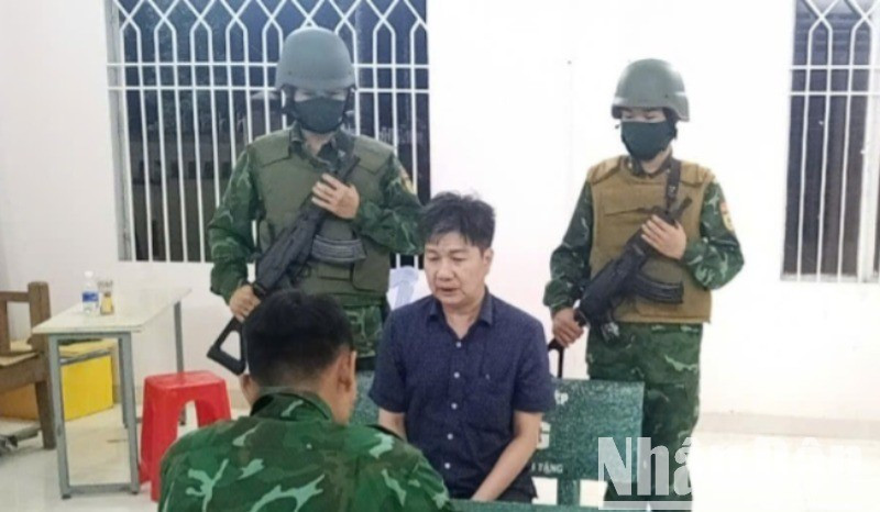 Phạm Mạnh Tân bị lực lượng chức năng bắt giữ.