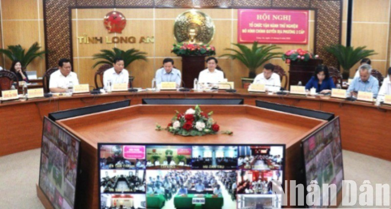 Hội nghị tổ chức vận hành chính quyền thử nghiệm mô hình chính quyền địa phương 2 cấp.