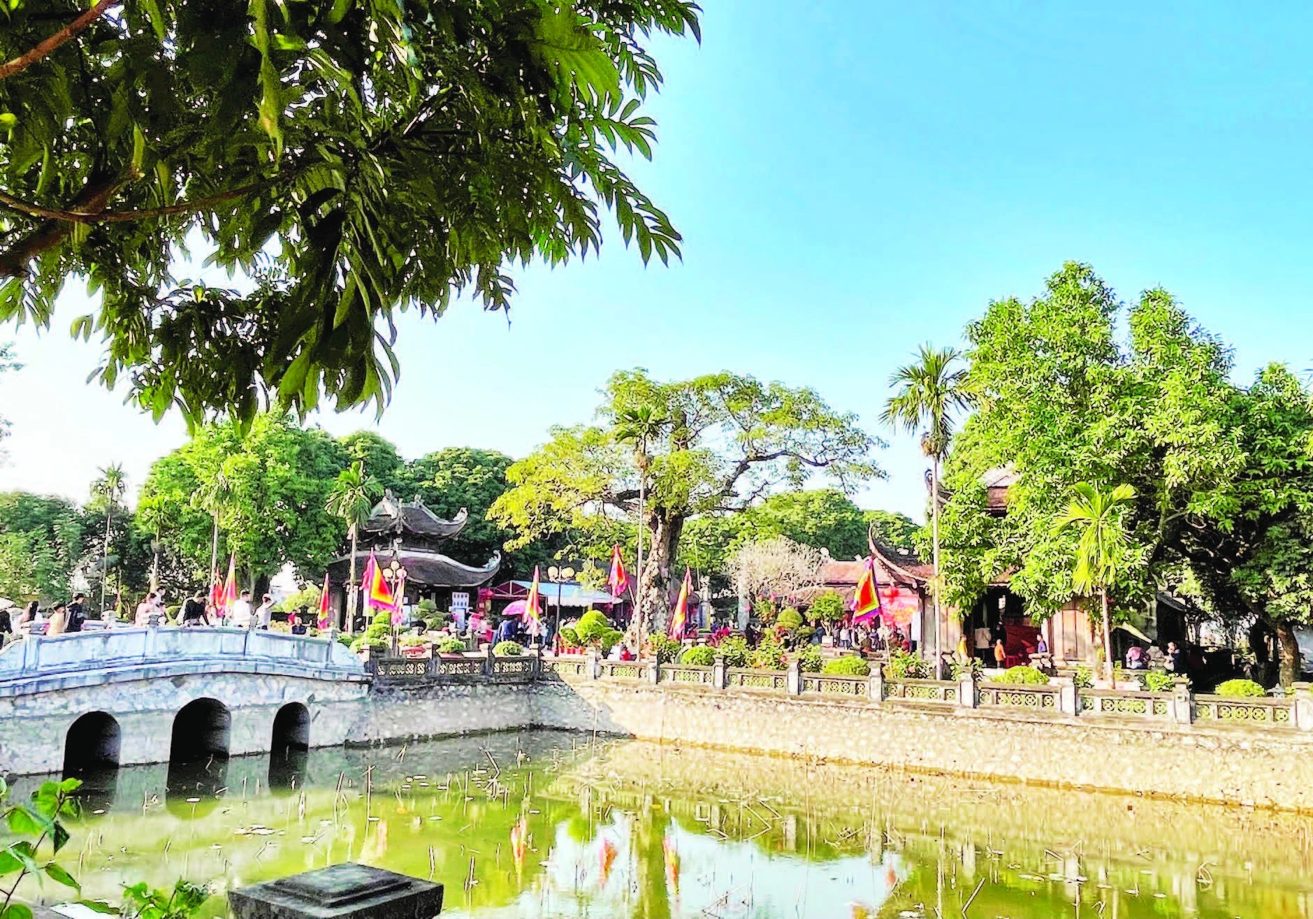 Văn miếu Mao Điền là điểm du lịch lý tưởng với cảnh quan môi trường xanh, sạch, đẹp.