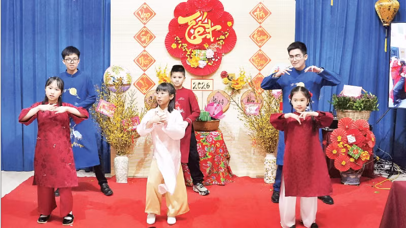 Không khí đón Tết cổ truyền tại Nga. (Ảnh XUÂN HƯNG)