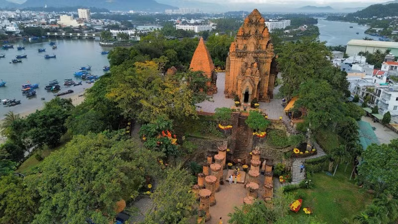 Tháp Bà Ponagar ở Nha Trang (Khánh Hòa).