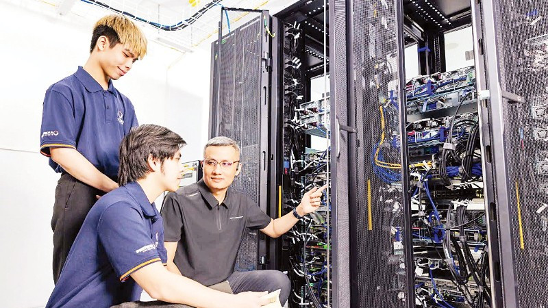 Một tiết học về an ninh mạng, an toàn thông tin của sinh viên Đại học Phenikaa.